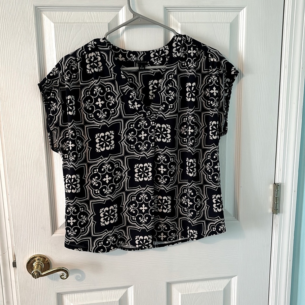 Ann Taylor med print blouse